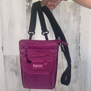 SUPREME mint condition cross body bag